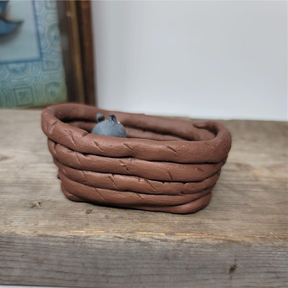 Gray Kitty Cat in Basket Figurine - Picture 6 of 10